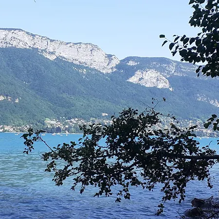 Confort, 3mn Du D'annecy Couette-café